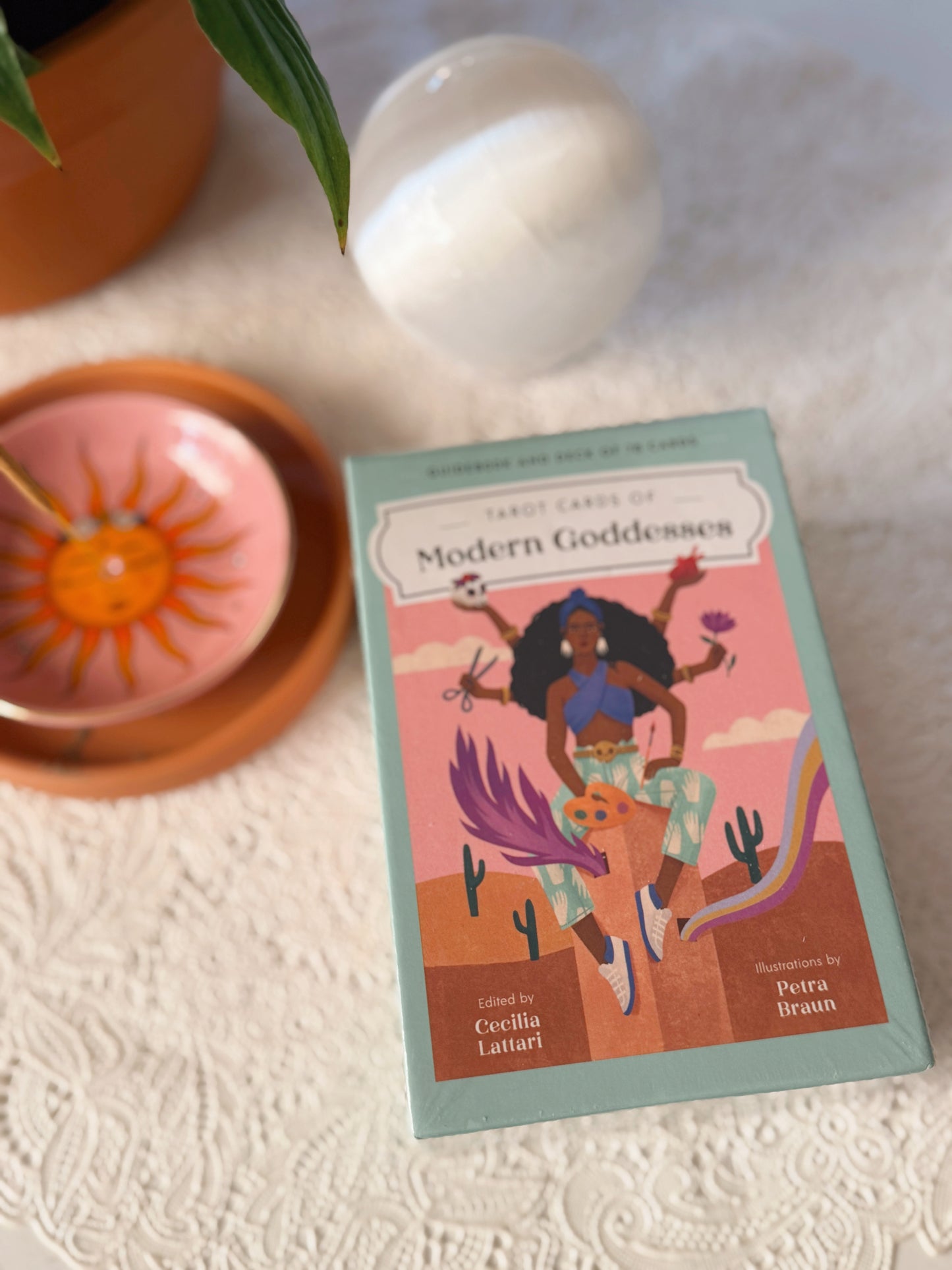 Tarot Cards Of Modern Goddesses | Cecilia Lattari