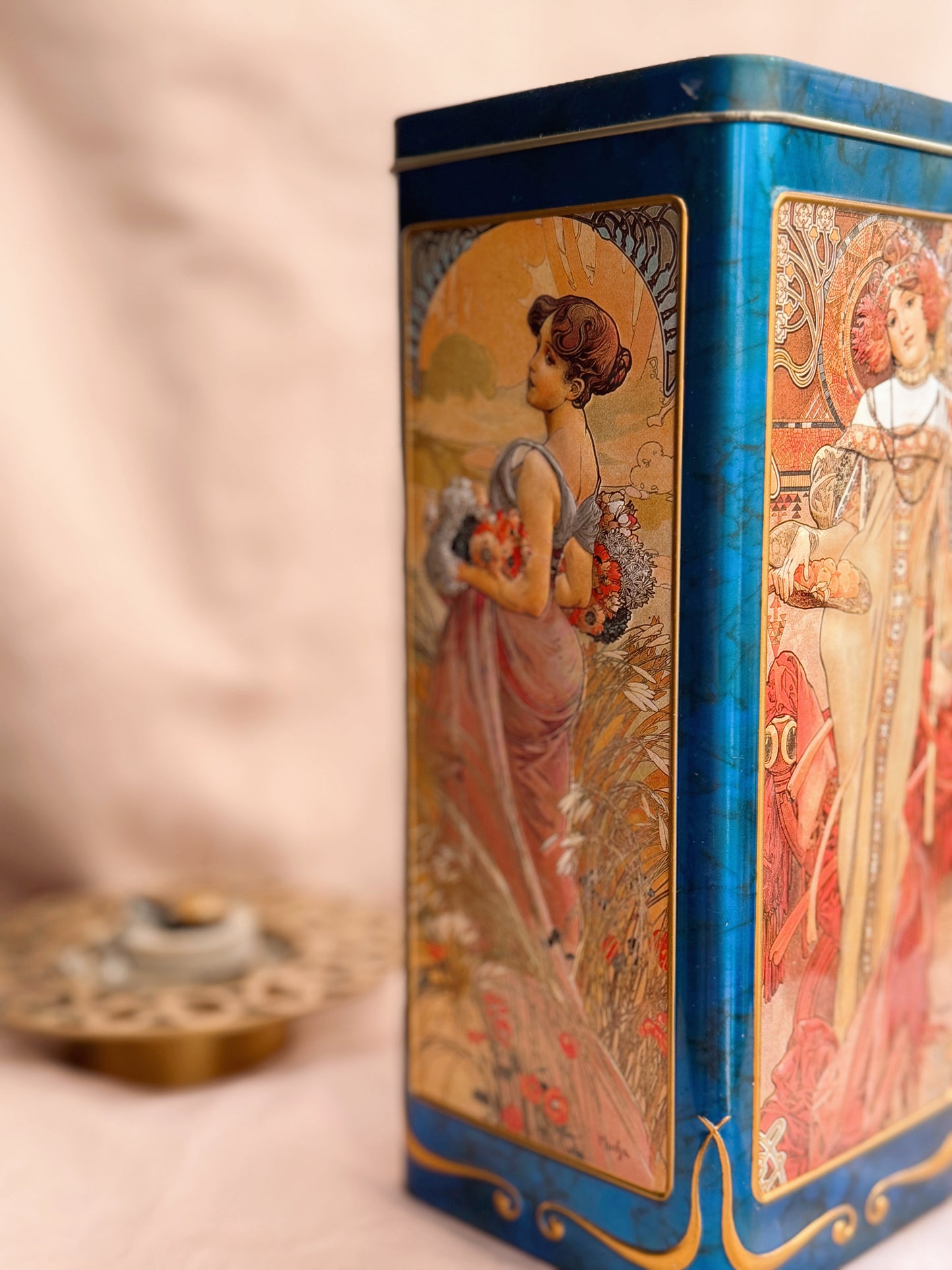 Vintage Mucha Tin