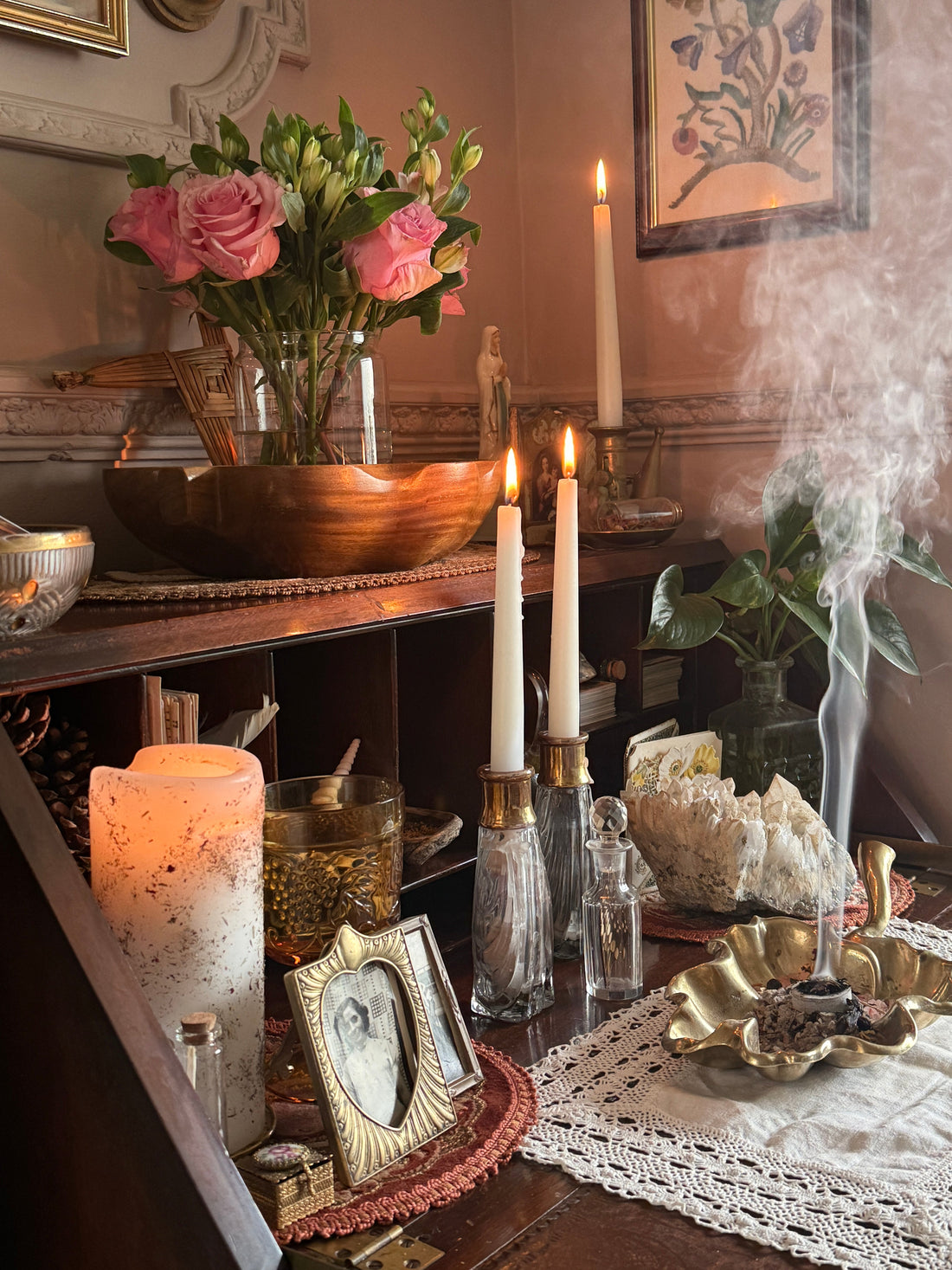 How to Build a Witch Altar : Ideas, Tools + Different Types of Altars