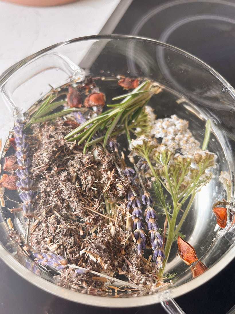 Moon-day Magic 🔮🌙 : Herbs To Boost Your Intuition 🍃