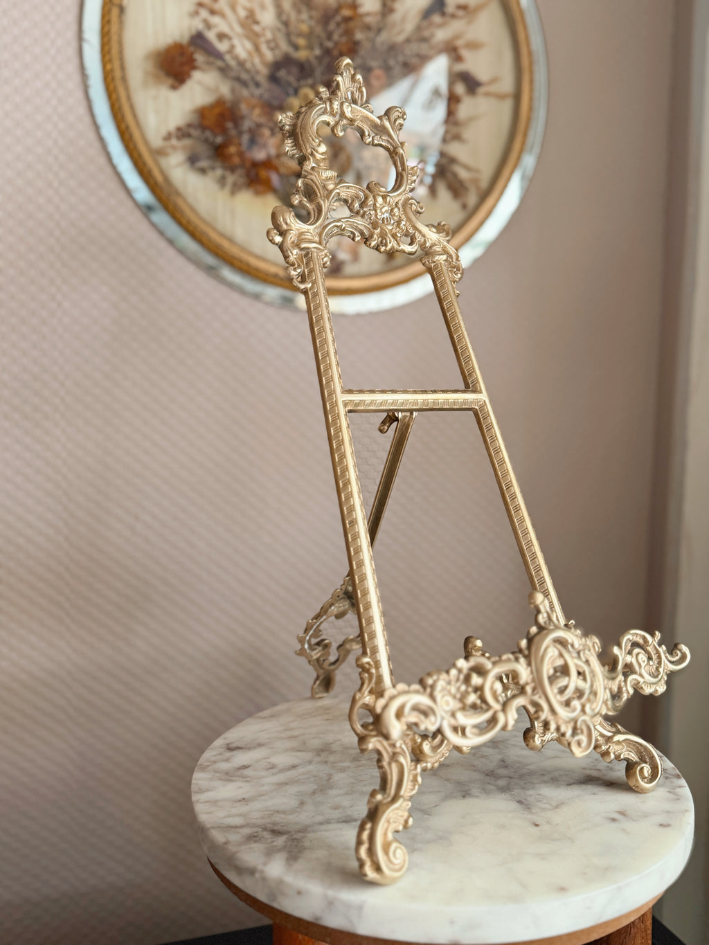 Vintage Brass Rococo Easel (UK ONLY)