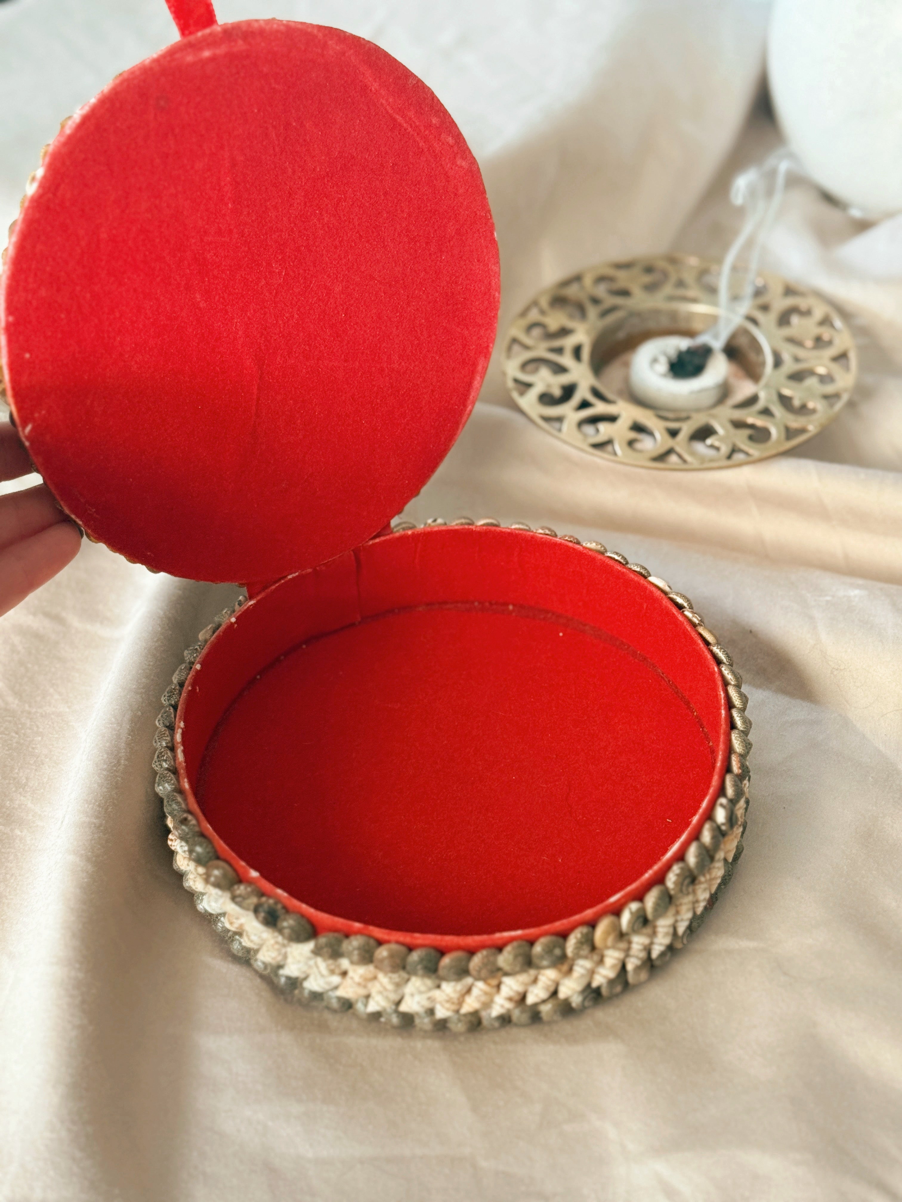 Vintage Large Shell Trinket Box