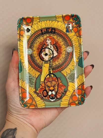 Vintage Leo Trinket Tray