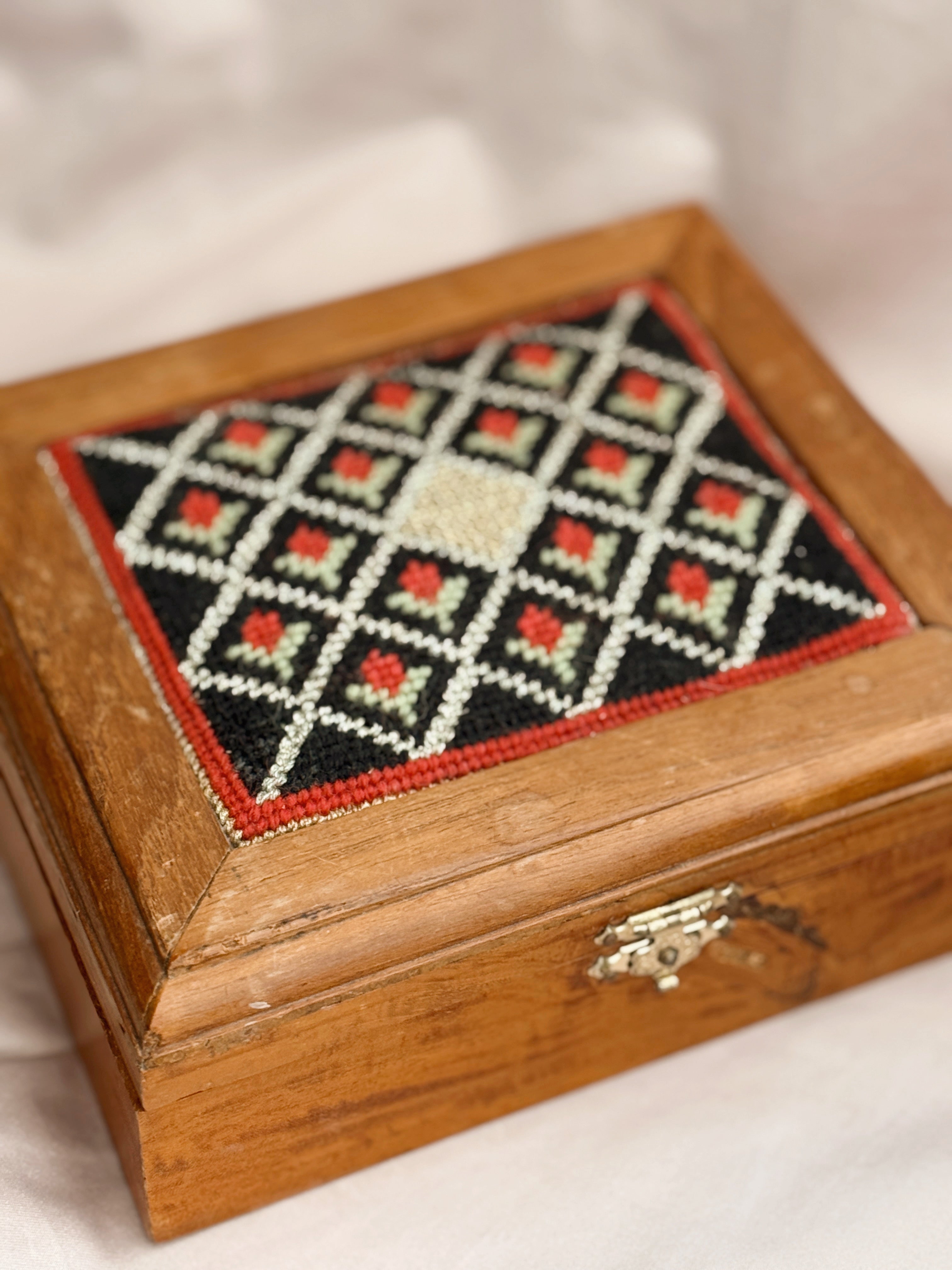 Vintage Wooden Trinket Box