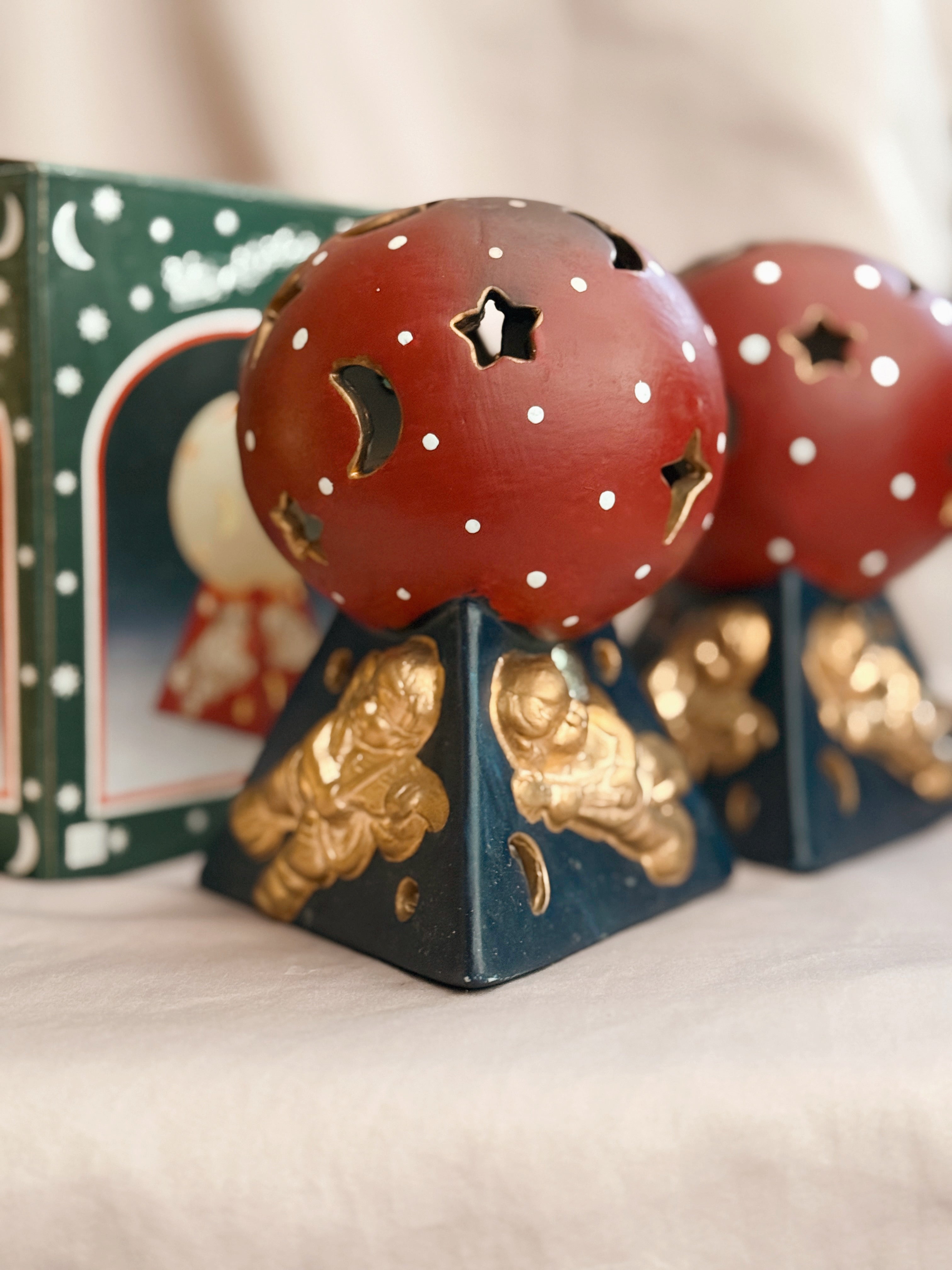 Vintage 90s Christmas Tealight Candle Holder