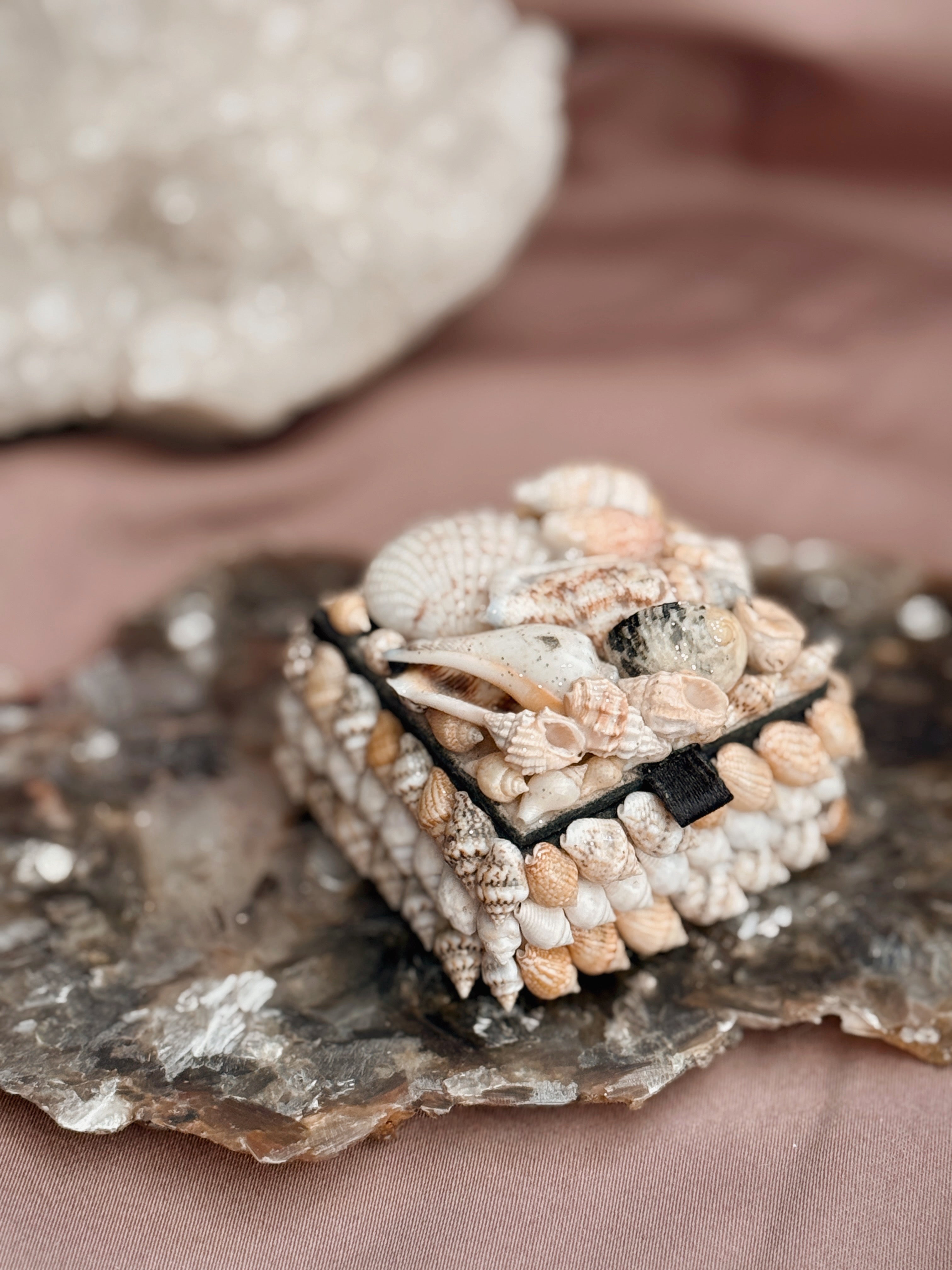 Vintage Mini Shell Trinket Box