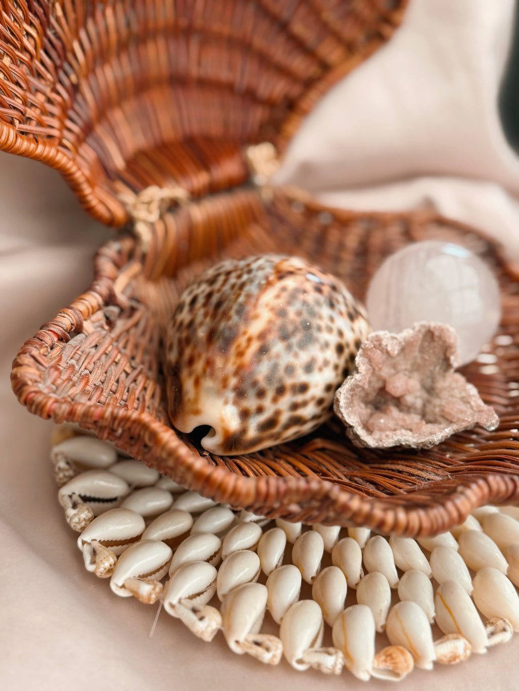 Vintage Wicker Scallop Shell