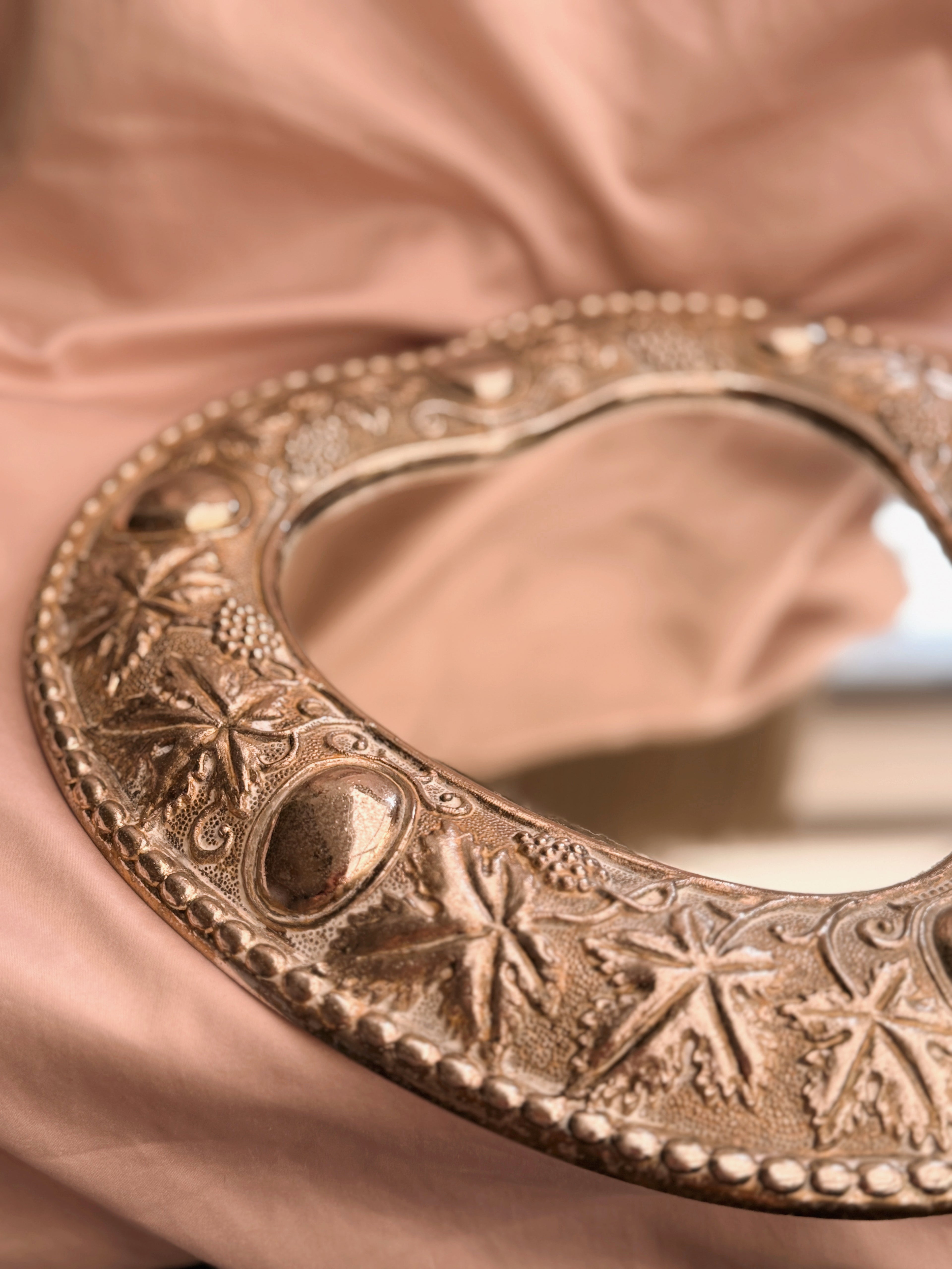 Vintage Heart Shaped Mirror (UK ONLY)