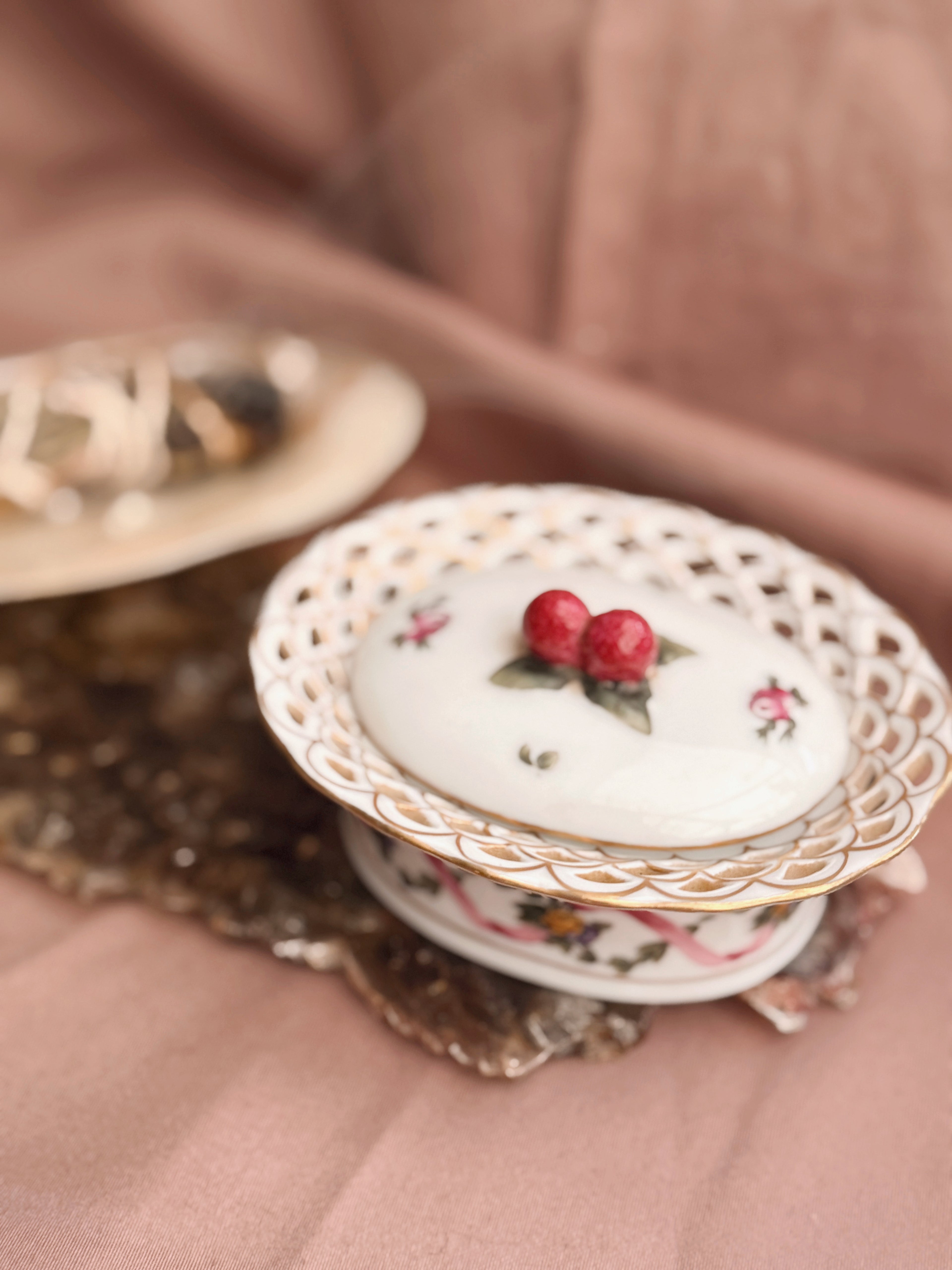 Antique Meisser Trinket Pot