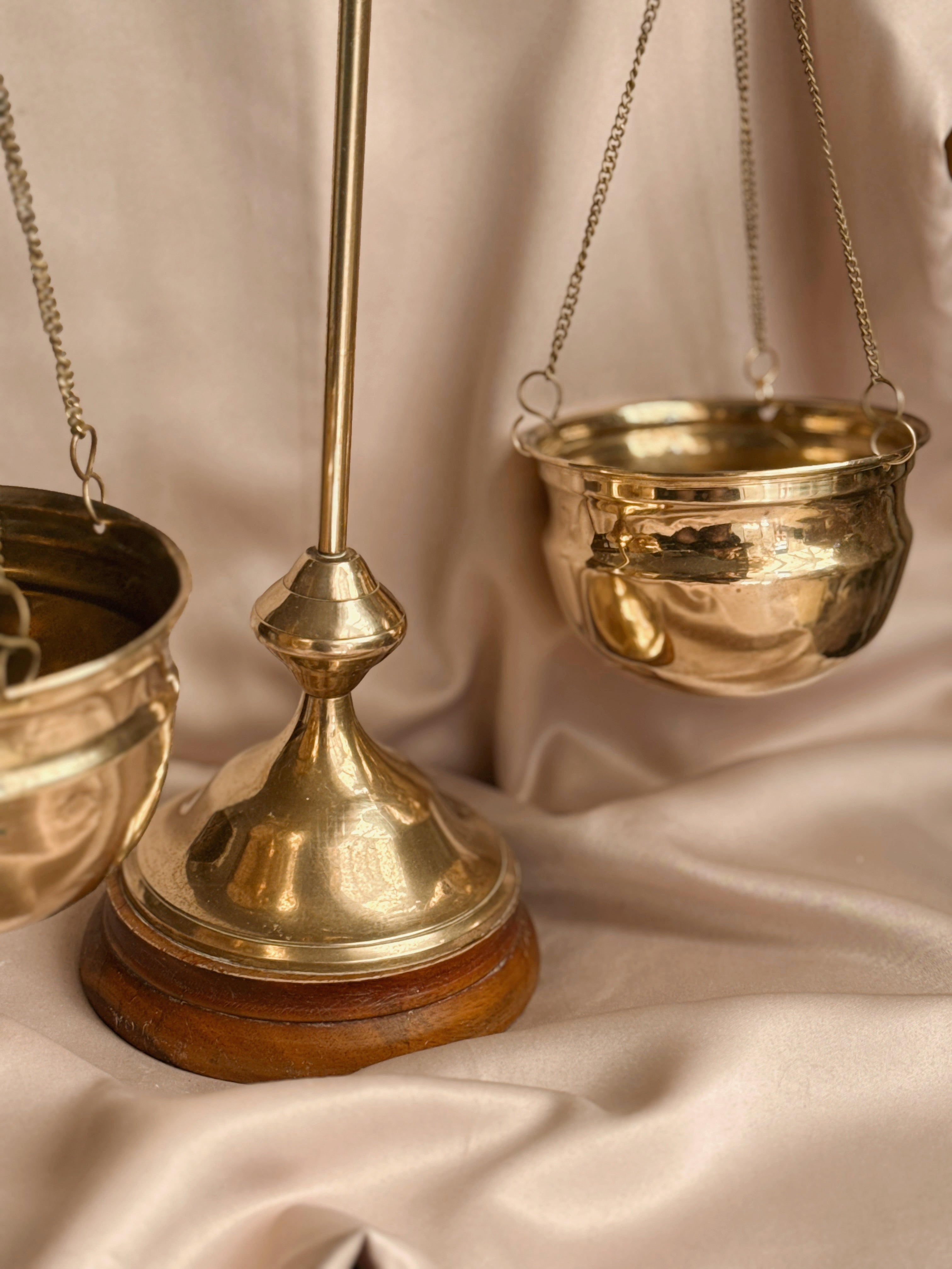 Vintage Large Brass Scales (UK ONLY)