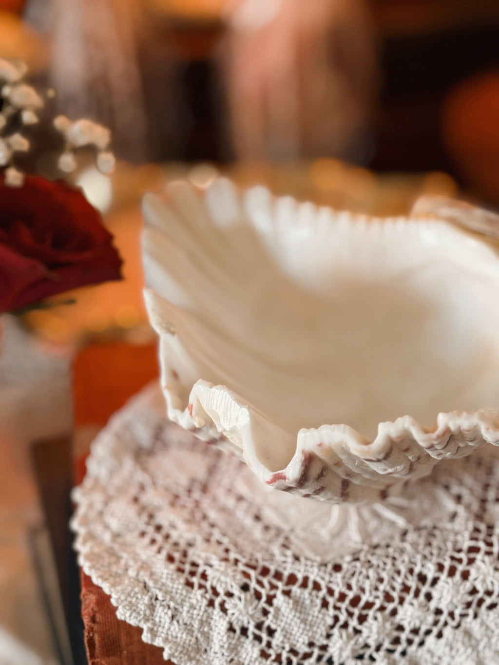 Vintage Clam Shell